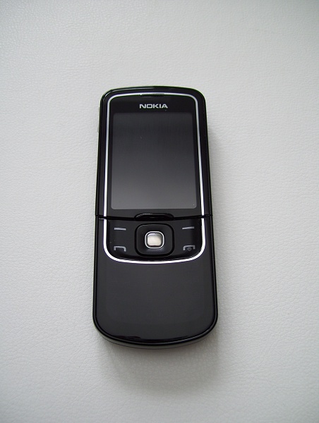 Klicken Sie auf die Grafik für eine größere Ansicht 

Name:	Nokia 8600 Luna 2.jpg 
Hits:	540 
Größe:	1,50 MB 
ID:	22161