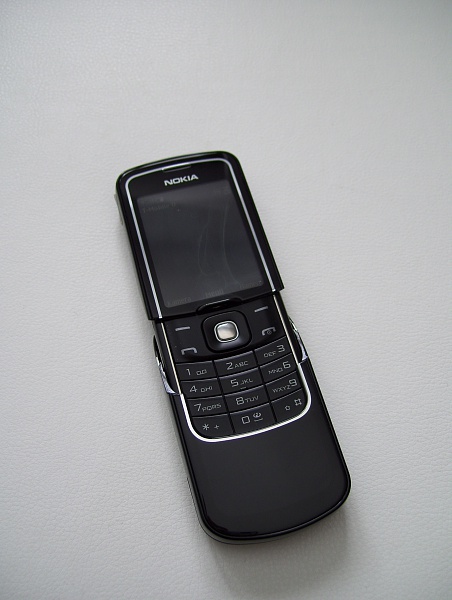 Klicken Sie auf die Grafik für eine größere Ansicht 

Name:	Nokia 8600 Luna 3.jpg 
Hits:	368 
Größe:	1,46 MB 
ID:	22162